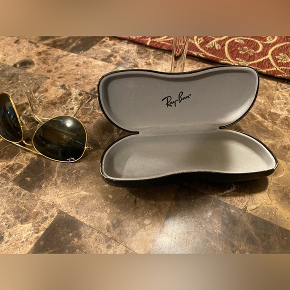 Ray Ban~ Aviator Sunglasses Gold Frames, Green Lenses UV400 Protection (UNISEX) - Picture 12 of 17